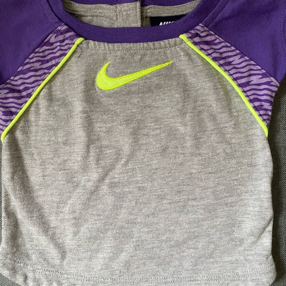 Nike baby 3-6M Tshirt - Picture 2 of 5